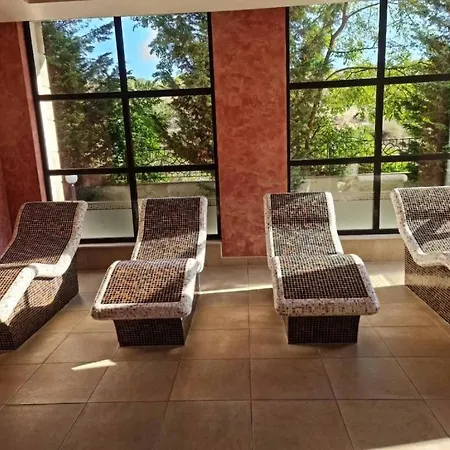 Charming Two-bedroom In Roma Апартаменты